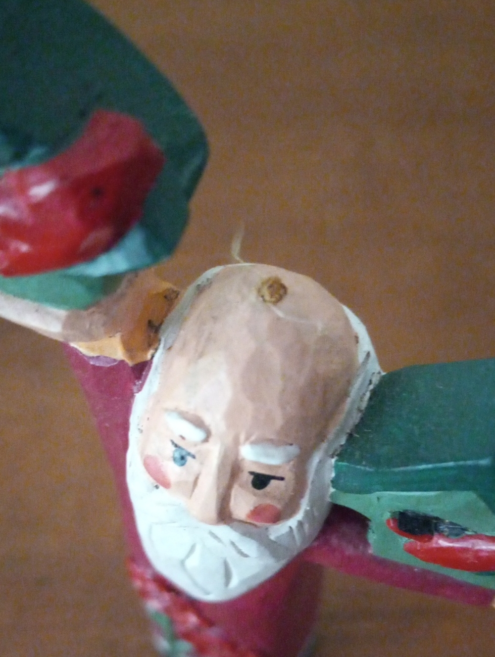 Midwest Cannon Falls Pencil Santa Figurine – Carved Wood Look with Birdhouses 6" - Picture 7 of 9